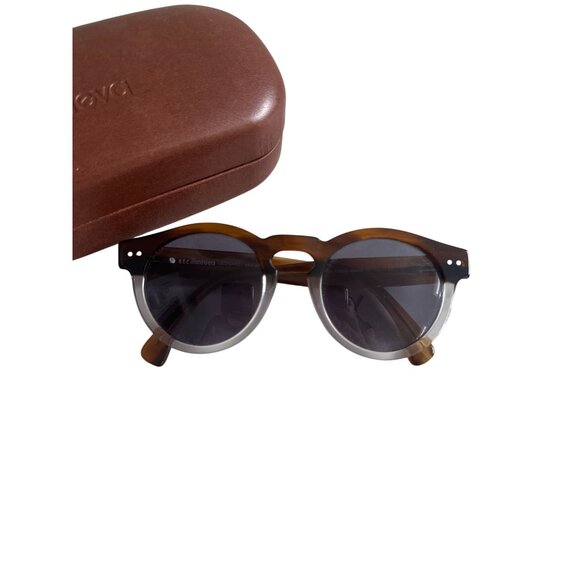 ILLESTEVA Brown Ombre Framed Round Sunglasses with Case - Picture 4 of 9